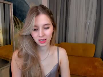 girl
        milablush cam image #865230