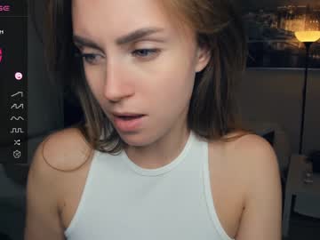 girl
        _wild_orchid_ cam image #2666545
