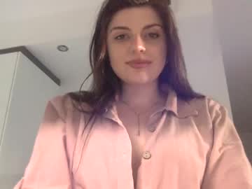 girl
        pamela_mara cam image #4059718