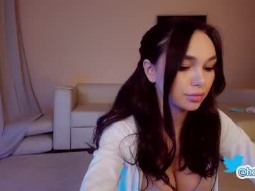 girl
        hollyextra cam image #211780