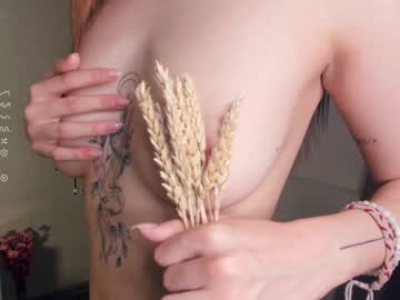 girl
        love_lovess cam image #2432209