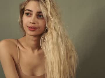 girl
        cuteelsa_ cam image #1991100