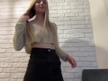girl
        riley_ly cam image #1700824