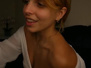 girl
        lilbeccaxo cam image #4366113