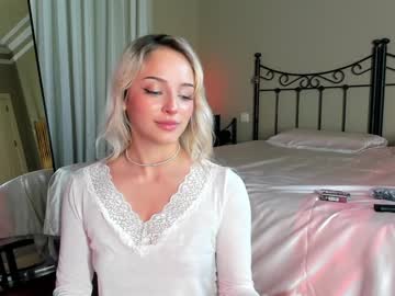 girl
        mazeekiin cam image #5756221