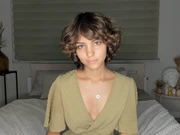 girl
        lenaelisabeth cam image #2689755