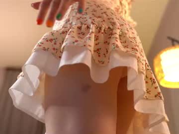 girl
        dietmountaindew_ cam image #6876538