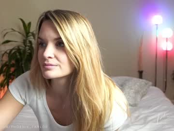 girl
        phoenix_taylor cam image #2864335