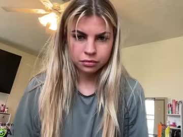 girl
        cxbraj cam image #3700685