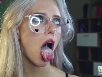 girl
        audreycarvin cam image #4672540