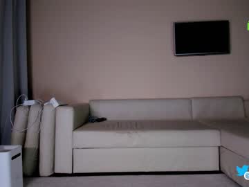 girl
        hollyextra cam image #1397353