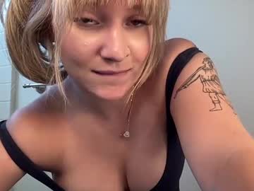 girl
        jenniferwhoreance cam image #4400286