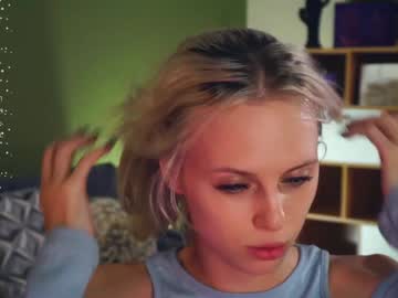 girl
        audreycarvin cam image #5019455