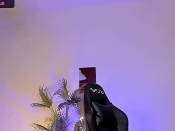 couple
        alice_leey cam image #5180249