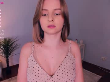 girl
        edlacovert cam image #3580746