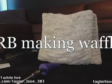 girl
        taylor_love_303 cam image #1897839