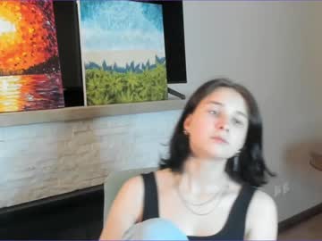 girl
        glennagrief cam image #4165795