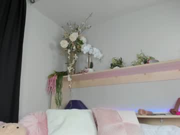 girl
        fit_american_girl cam image #1802601