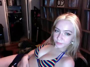 girl
        sexyvexy13 cam image #2938574