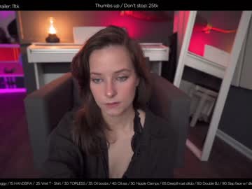 girl
        hermione_potter_couple cam image #1598525