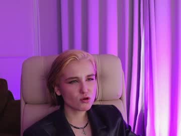 girl
        erica_black cam image #4588592