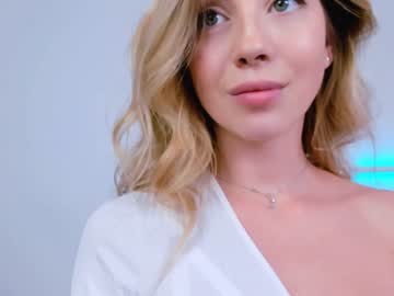 girl
        emmi_rosee cam image #245981