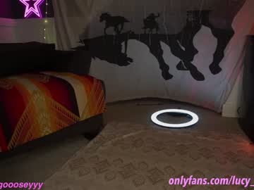 girl
        lucy_gooosey cam image #4113108