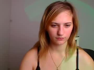 girl
        molly_lyyy cam image #5299198