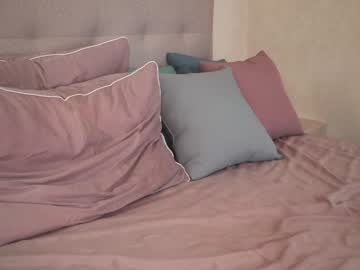 girl
        gold_blond cam image #4625253