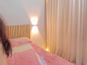 girl
        little_effy18 cam image #2037171