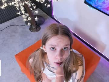 girl
        kitness_sky cam image #6092203