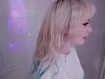 girl
        runesy cam image #4329829