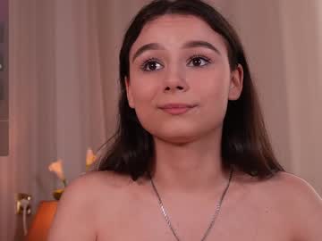 girl
        eva_kraus cam image #4762483