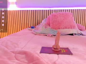 girl
        little_effy18 cam image #2472865