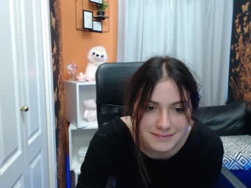 girl
        its_rachel cam image #103503