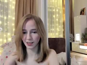 girl
        happiness_s cam image #3069978