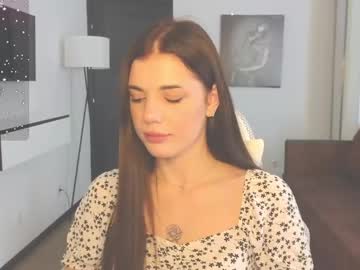 girl
        adri_dream cam image #6663276