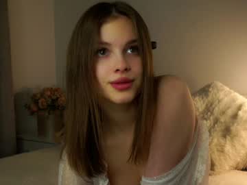girl
        a_whole_eternity cam image #5260382