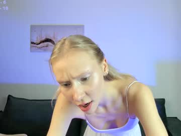 girl
        shine_nansy cam image #5904740