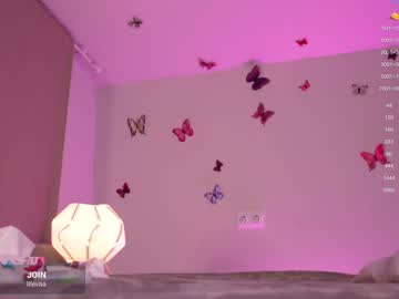 girl
        lil_eva cam image #2595298