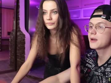 couple
        zefpox143 cam image #419300