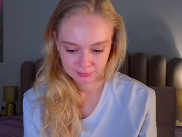girl
        stacy_fanning cam image #4101931