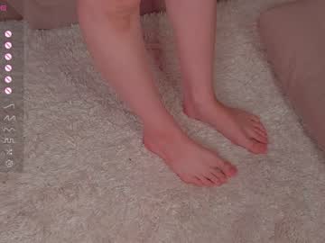 girl
        mariemelons cam image #4124688