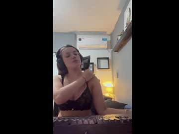 girl Cam Girls Masturbating With Dildos On Chaturbate with eemilyyyy19