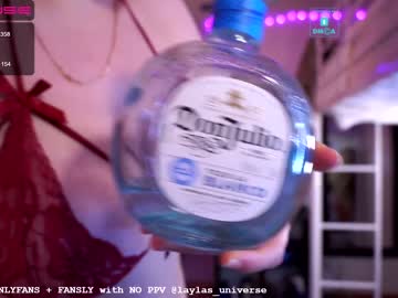 girl
        laylas_universe cam image #1944708
