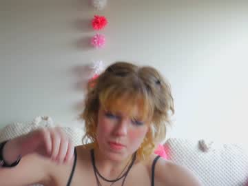 girl
        sisypheanlove cam image #1496193