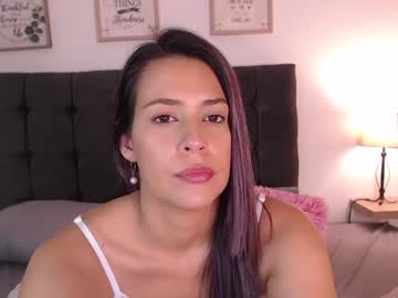 girl
        sofiakano cam image #1810263