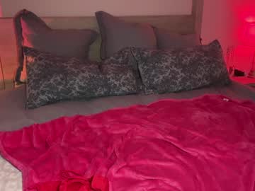 girl
        sarahjonesx cam image #6122519