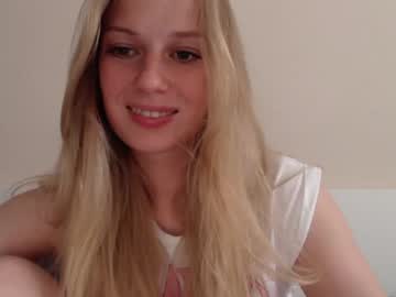 girl
        magic_couple13 cam image #2019540