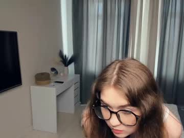 girl
        shadednight cam image #4561239